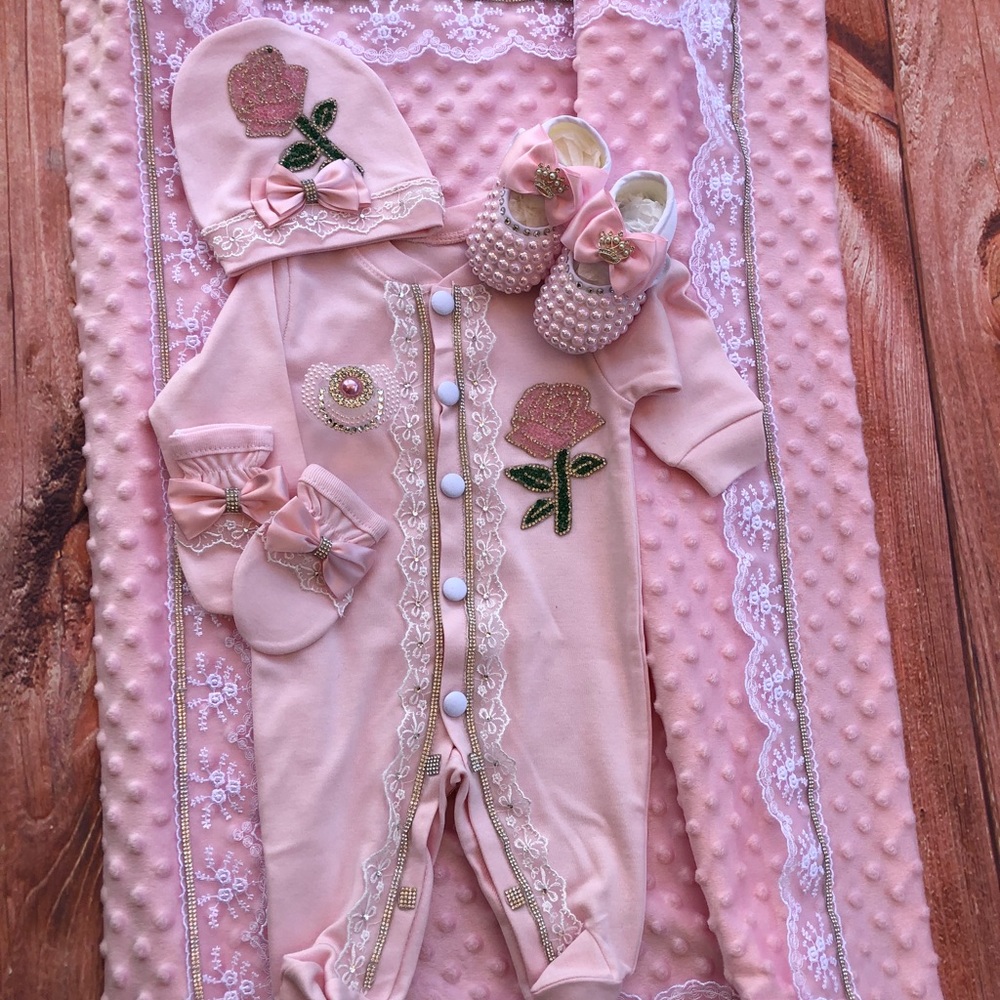 Baby take me home outfit